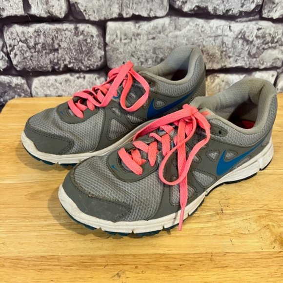 Nike Shoes - Nike Gray 7 Pink Fabric Lace Up Low Top Sneakers Size 7 1/2